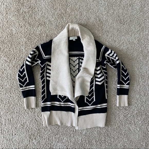 Fun, comfy sweater - Picture 1 of 1